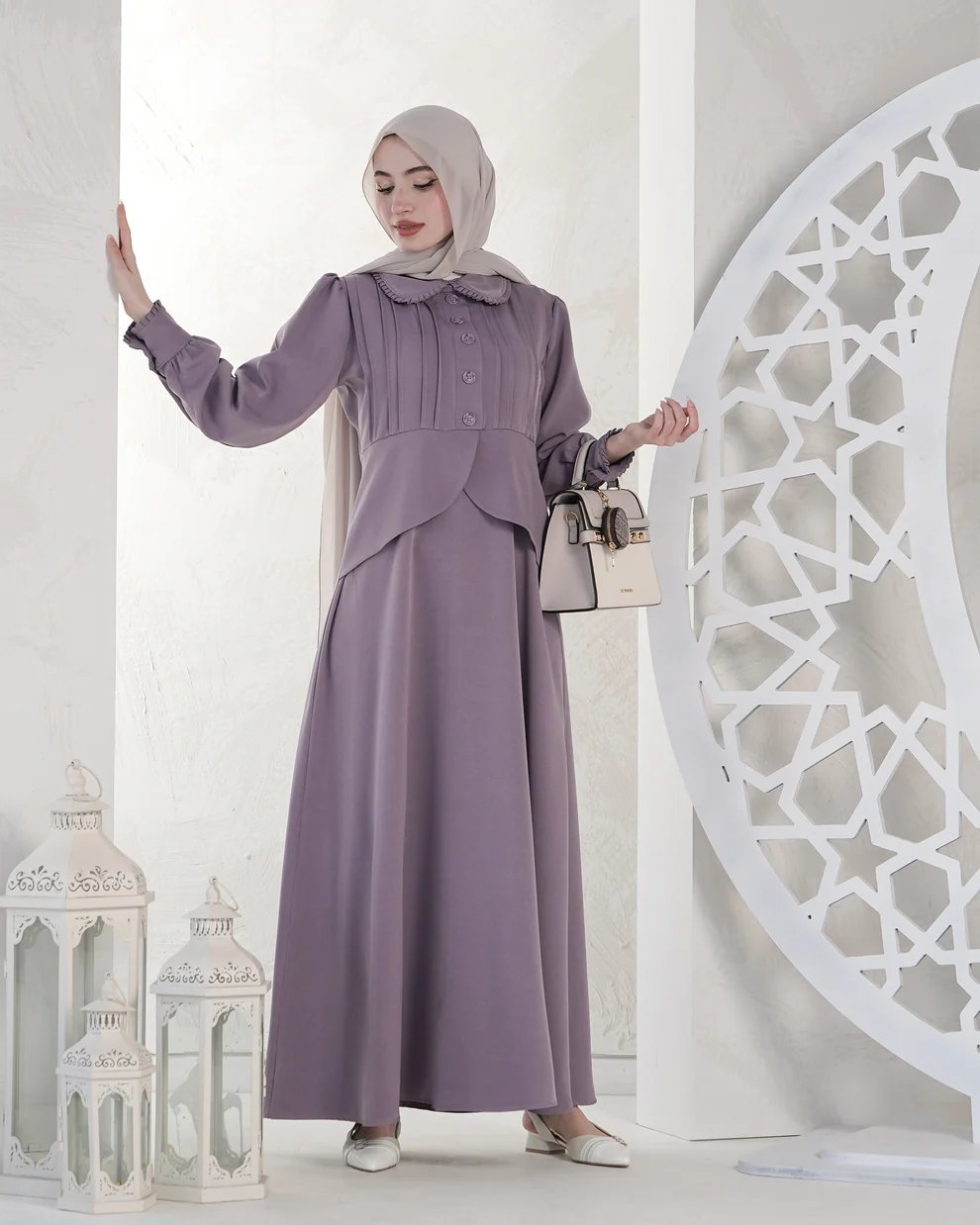 فستان بتفاصيل راقية