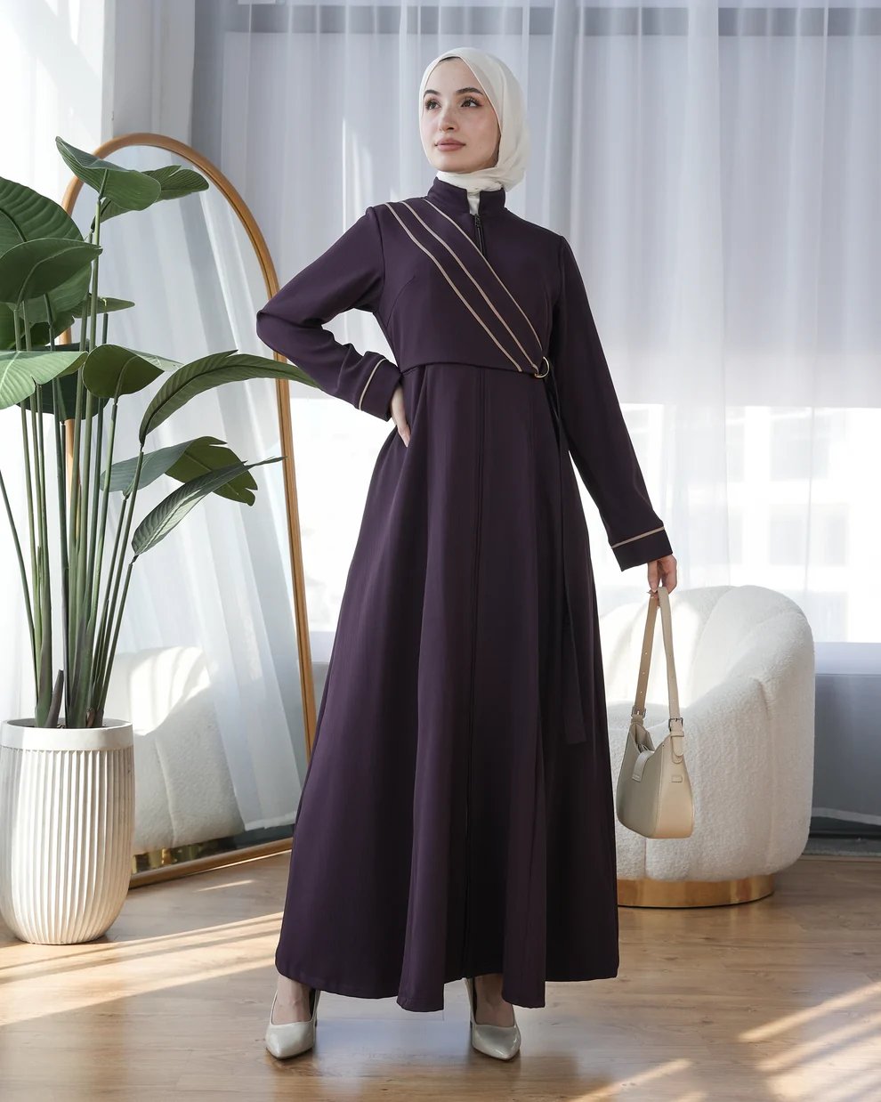 جلاباب بتصميم عصري وقصة انسيابية تمنحك إطلالة أنيقة